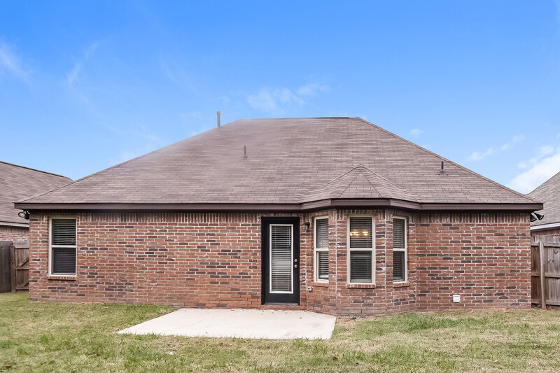 1,805/Mo, 3933 Jordan View Dr Southaven, MS 38671 Rear View 2