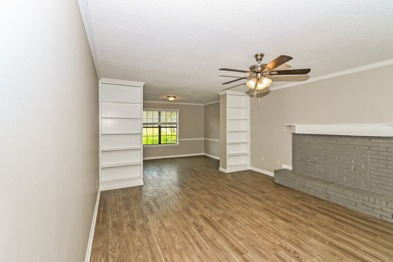 2,125/Mo, 1053 Dove Hollow Dr Cordova, TN 38018 Living Room View