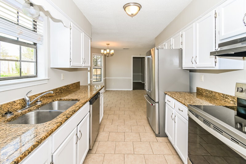 2,125/Mo, 1053 Dove Hollow Dr Cordova, TN 38018 Kitchen View