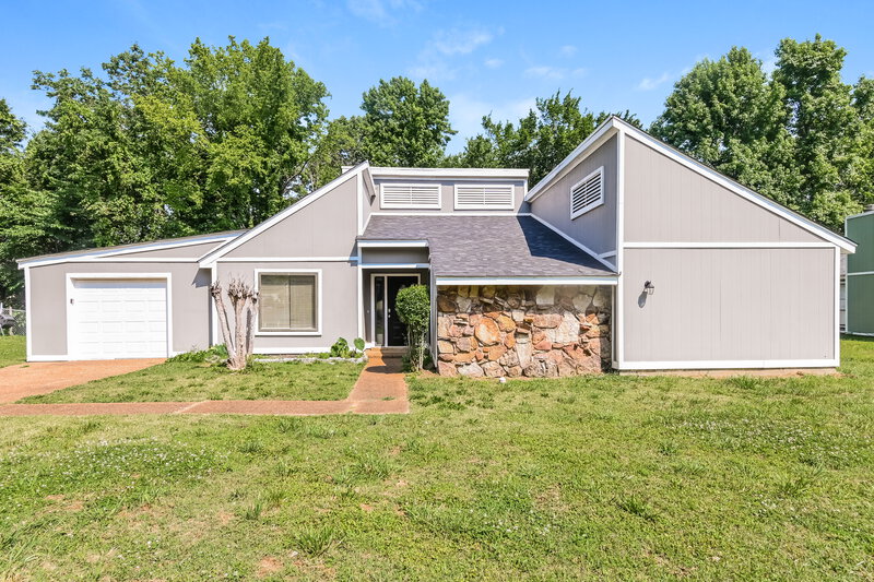 1,895/Mo, 8182 Valley Ridge Trl Cordova, TN 38016 External View