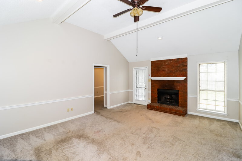 1,930/Mo, 423 Cairn Cv Cordova, TN 38018 Living Room View 2