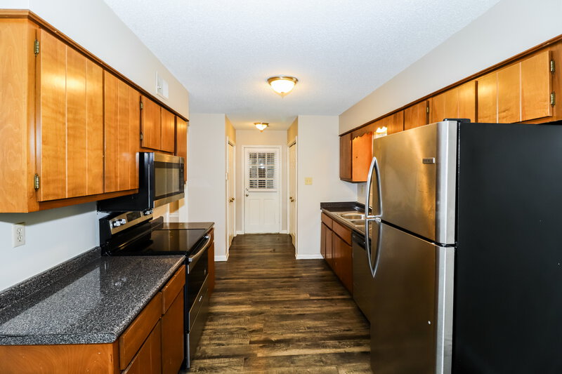 1,930/Mo, 423 Cairn Cv Cordova, TN 38018 Kitchen View 2