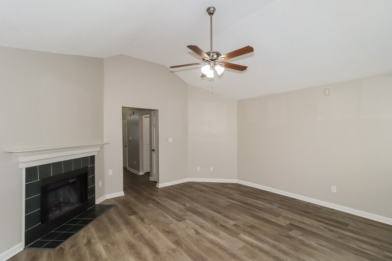 1,755/Mo, 7086 Lagrange Hill Dr Cordova, TN 38018 Living Room View 2