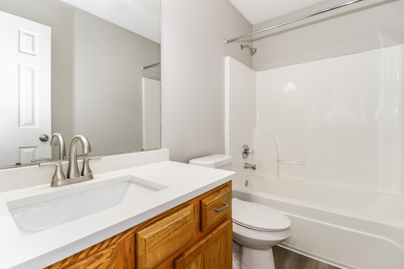 2,460/Mo, 7086 Lagrange Hill Dr Cordova, TN 38018 Bathroom View