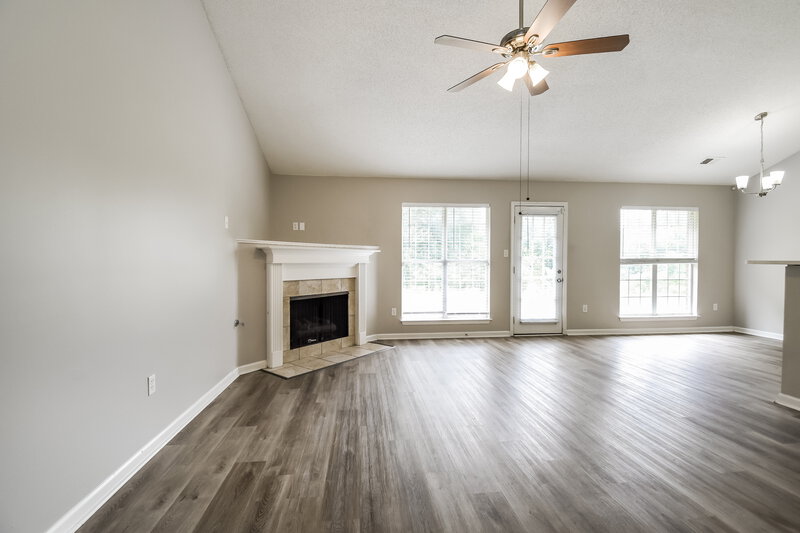 1,770/Mo, 8274 Park Pike Dr Southaven, MS 38671 Living Room View