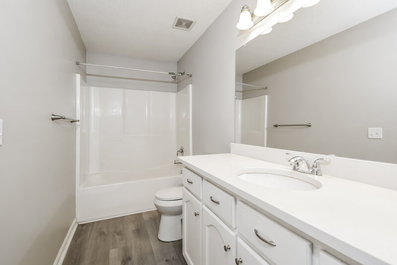 1,770/Mo, 8274 Park Pike Dr Southaven, MS 38671 Bathroom View