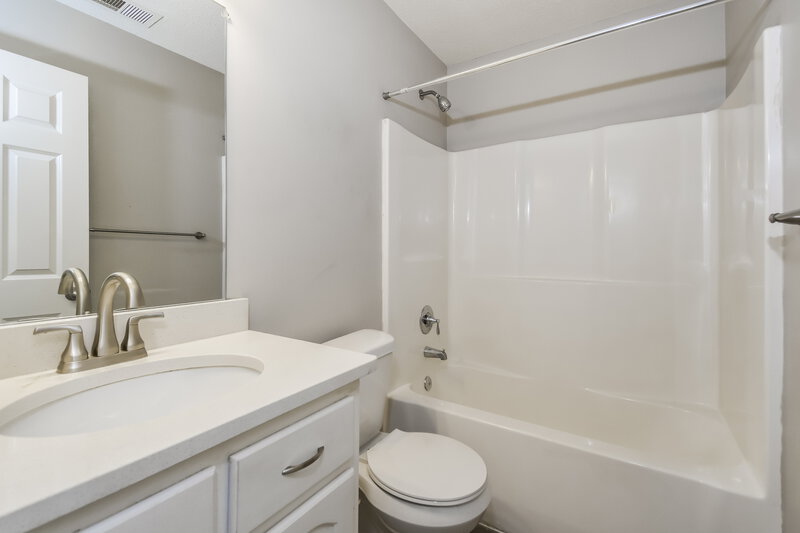 1,770/Mo, 8274 Park Pike Dr Southaven, MS 38671 Bathroom View 2