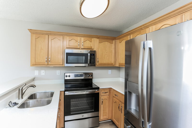 1,855/Mo, 9913 Vista Ridge Dr Olive Branch, MS 38654 Kitchen View 2