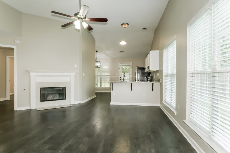 1,810/Mo, 10678 Pecan Meadow Dr N Olive Branch, MS 38654 Living Room View