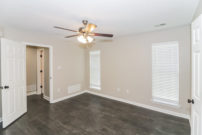 2,020/Mo, 10678 Pecan Meadow Dr N Olive Branch, MS 38654 Main Bedroom View