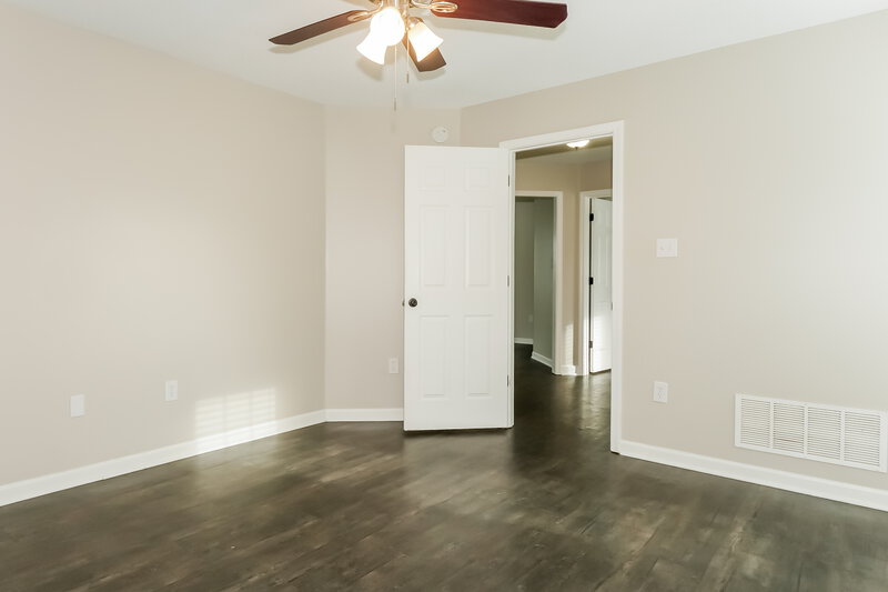 1,810/Mo, 10678 Pecan Meadow Dr N Olive Branch, MS 38654 Main Bedroom View 2
