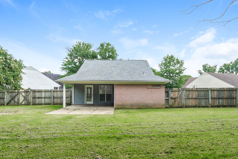 1,810/Mo, 10678 Pecan Meadow Dr N Olive Branch, MS 38654 Rear View