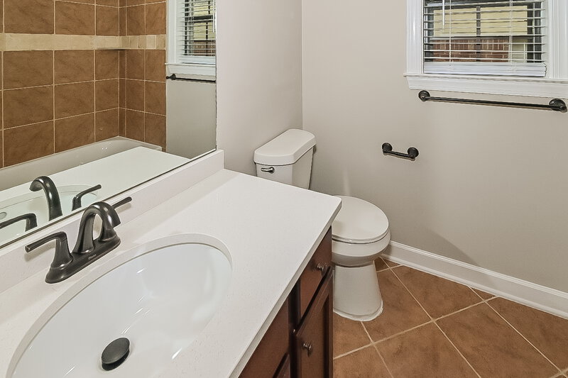 3,070/Mo, 4225 Ritchie Dr Olive Branch, MS 38654 Bathroom View