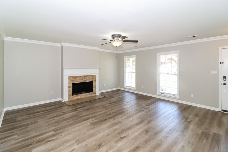 2,120/Mo, 1915 Pecan Grove Dr Southaven, MS 38671 Living Room View 2