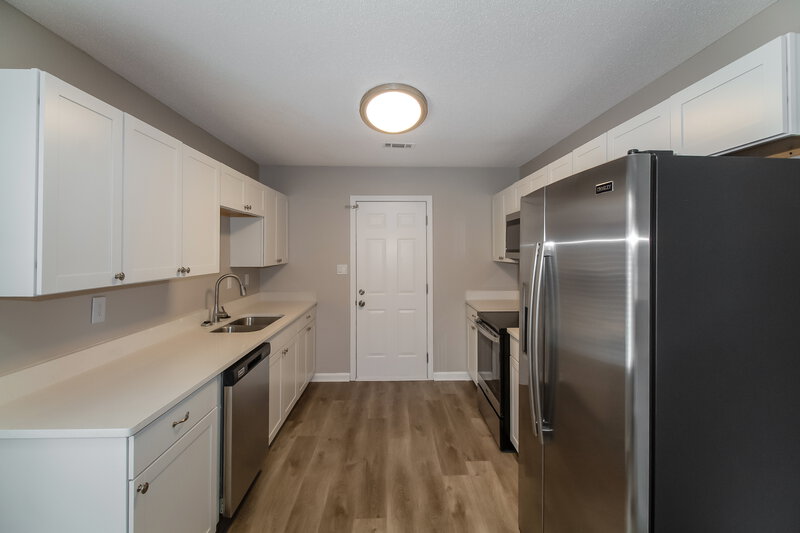 1,630/Mo, 1879 Thomas St Horn Lake, MS 38637 Kitchen View 3