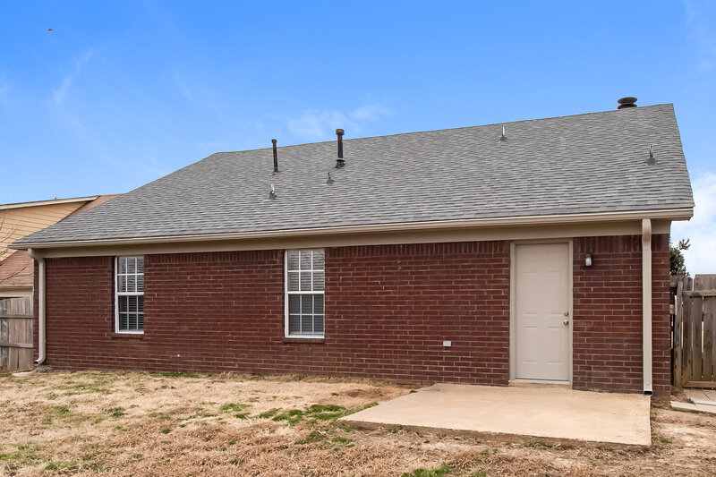1,630/Mo, 1879 Thomas St Horn Lake, MS 38637 Rear View