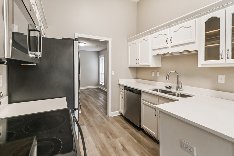 1,910/Mo, 838 Clearview Cv Southaven, MS 38672 Kitchen View 2