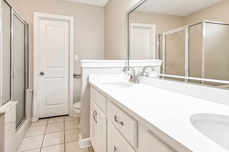 1,910/Mo, 838 Clearview Cv Southaven, MS 38672 Main Bathroom View