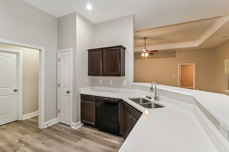 2,375/Mo, 8679 Courtly Cir S Olive Branch, MS 38654 Kitchen View 2