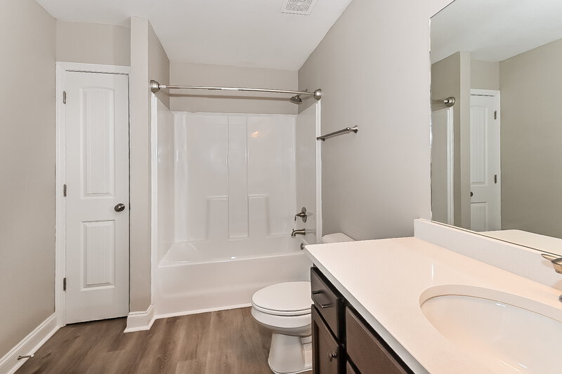2,375/Mo, 8679 Courtly Cir S Olive Branch, MS 38654 Bathroom View