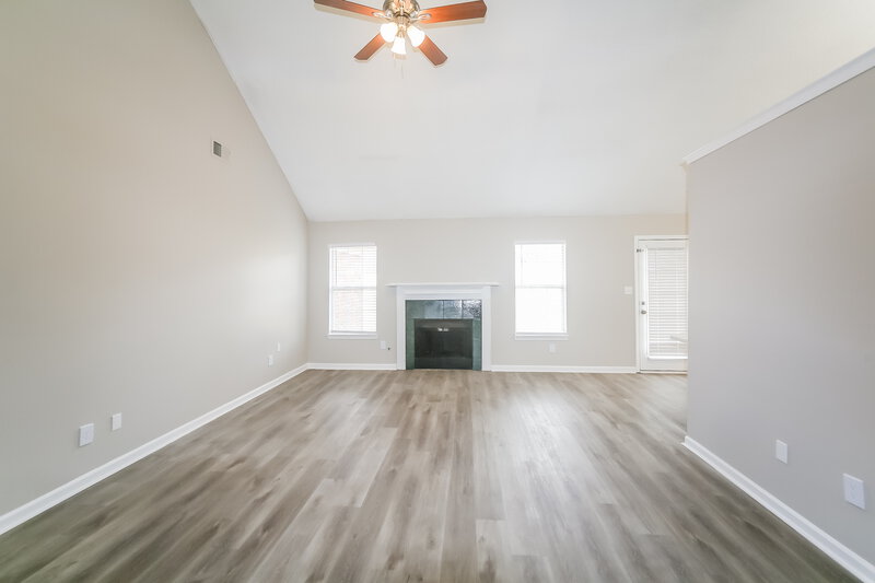 1,585/Mo, 7326 Bramble Ln Walls, MS 38680 Living Room View