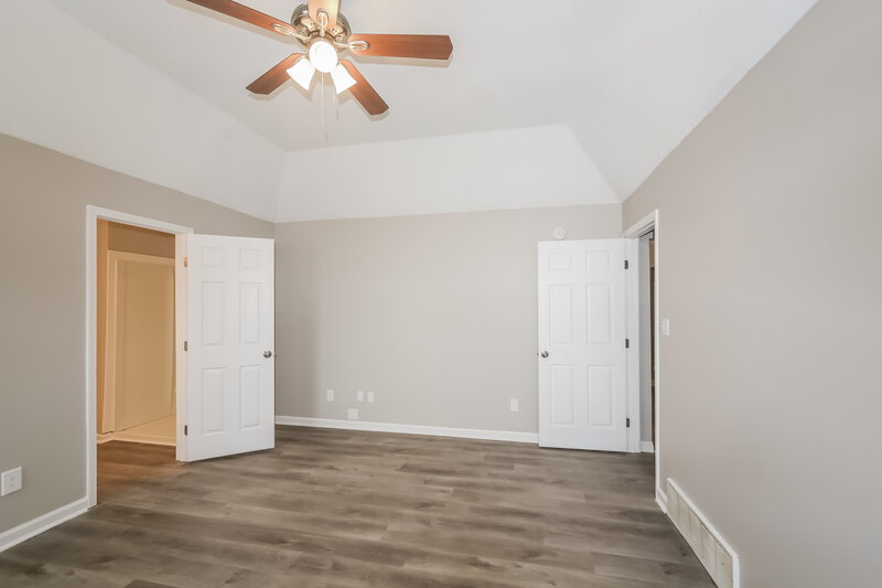1,585/Mo, 7326 Bramble Ln Walls, MS 38680 Main Bedroom View 2