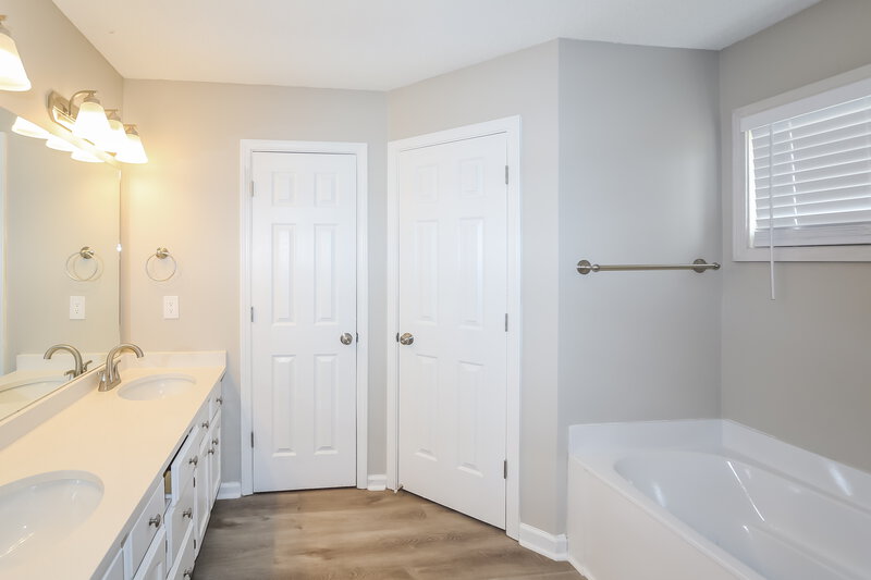1,585/Mo, 7326 Bramble Ln Walls, MS 38680 Main Bathroom View 2