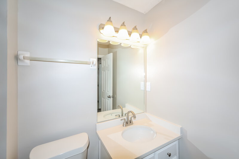 1,585/Mo, 7326 Bramble Ln Walls, MS 38680 Bathroom View