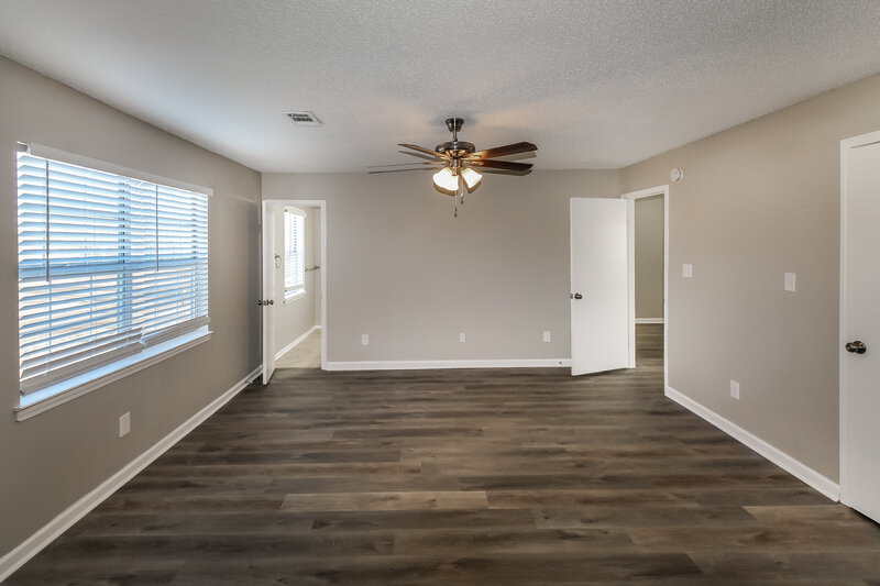 2,290/Mo, 7215 Londonderry Dr Southaven, MS 38671 Main Bedroom View 2