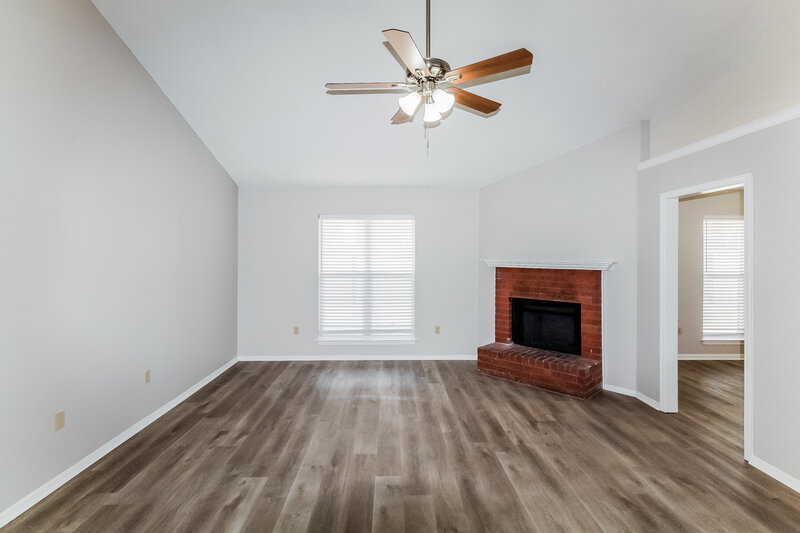 1,810/Mo, 9190 Belmont Dr Southaven, MS 38671 Living Room View