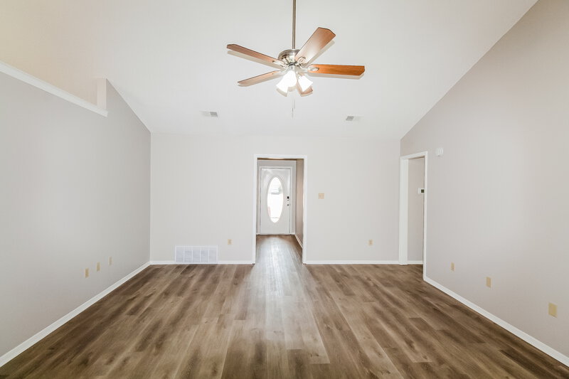 1,810/Mo, 9190 Belmont Dr Southaven, MS 38671 Living Room View 2