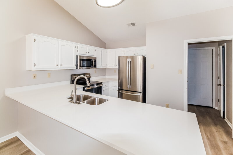 1,810/Mo, 9190 Belmont Dr Southaven, MS 38671 Kitchen View