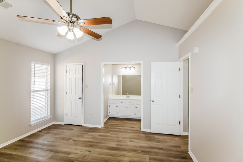 1,810/Mo, 9190 Belmont Dr Southaven, MS 38671 Main Bedroom View 2