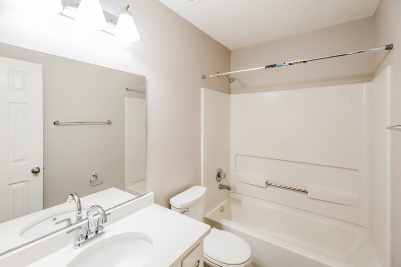 1,810/Mo, 9190 Belmont Dr Southaven, MS 38671 Bathroom View