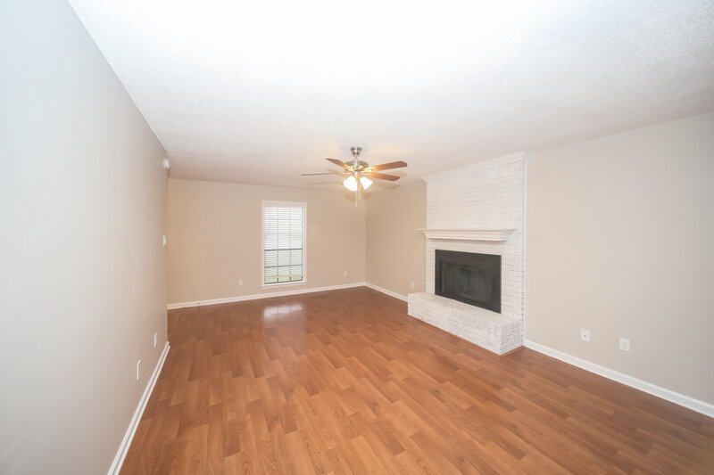 3,310/Mo, 6736 Sassafras St Olive Branch, MS 38654 Living Room View 2