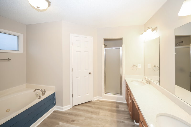 3,310/Mo, 6736 Sassafras St Olive Branch, MS 38654 Main Bathroom View