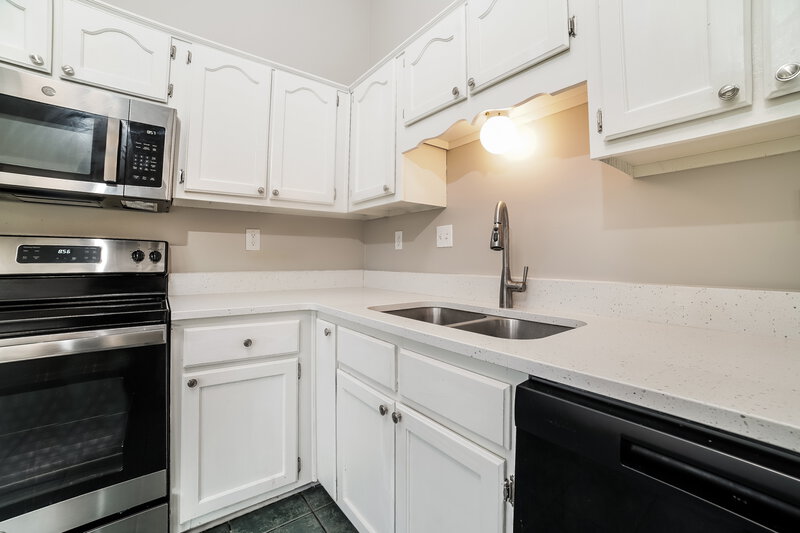 1,970/Mo, 7907 Tankard Dr Memphis, TN 38125 Kitchen View