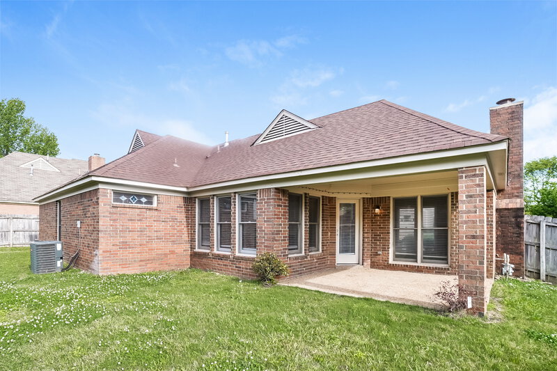 1,970/Mo, 7907 Tankard Dr Memphis, TN 38125 Rear View