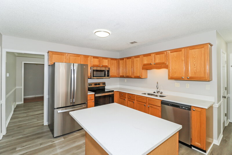 1,925/Mo, 1522 Appling Wood Cv S Cordova, TN 38016 Kitchen View 2