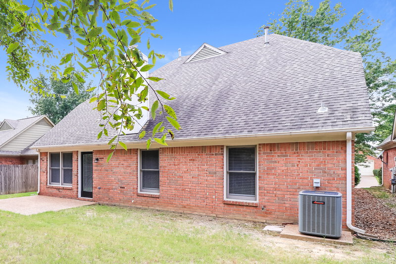 1,925/Mo, 1522 Appling Wood Cv S Cordova, TN 38016 Rear View