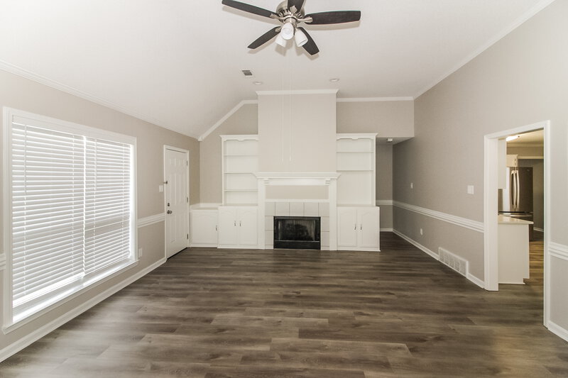 2,385/Mo, 632 Shelley Renee Ln Cordova, TN 38018 Living Room View