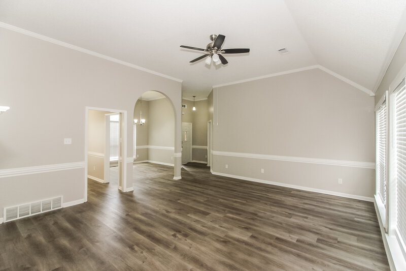 2,385/Mo, 632 Shelley Renee Ln Cordova, TN 38018 Living Room View 2