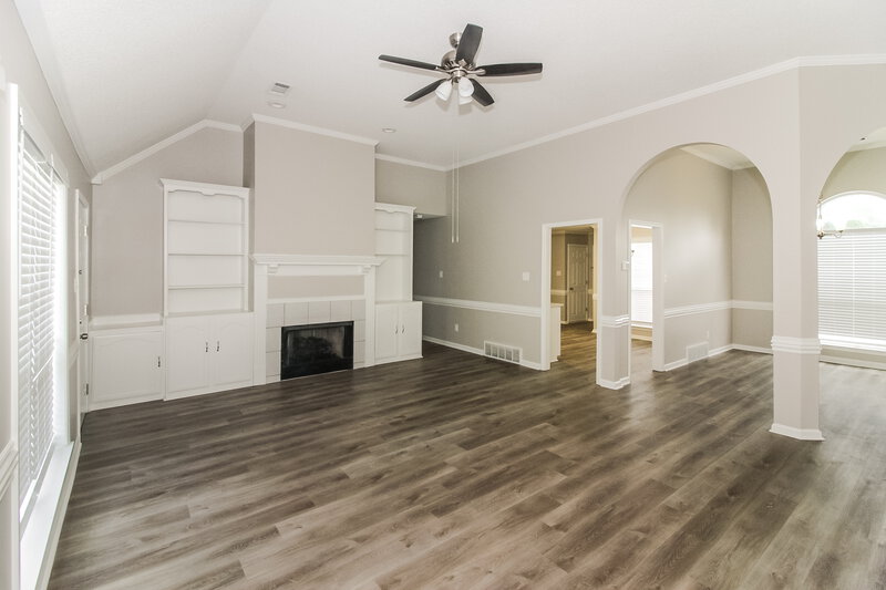 2,385/Mo, 632 Shelley Renee Ln Cordova, TN 38018 Living Room View 3
