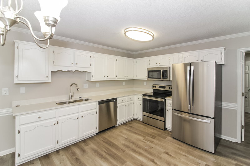 2,385/Mo, 632 Shelley Renee Ln Cordova, TN 38018 Kitchen View 3
