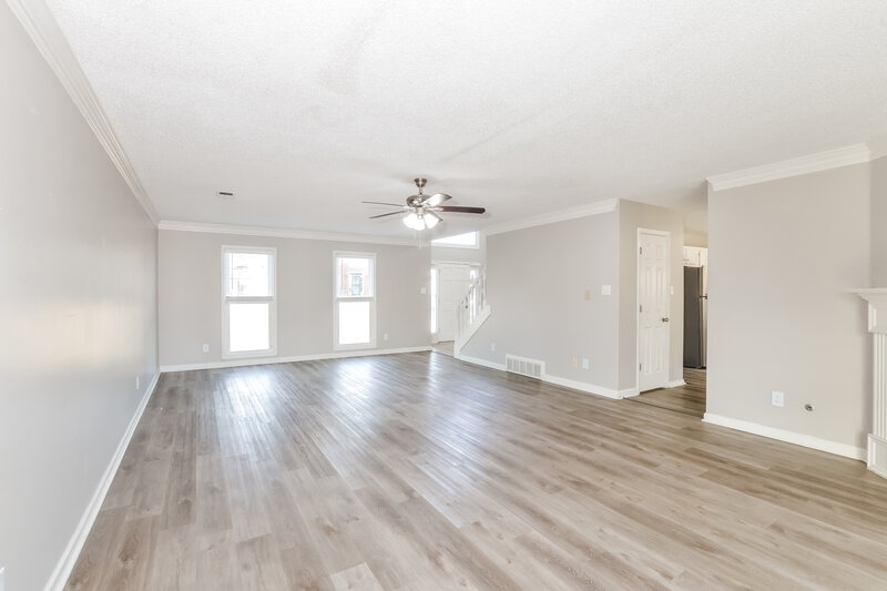 2,510/Mo, 8959 Raspberry Ln Cordova, TN 38016 Living Room View 2
