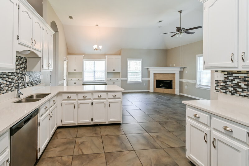 2,470/Mo, 6308 Acree Ln Olive Branch, MS 38654 Kitchen View