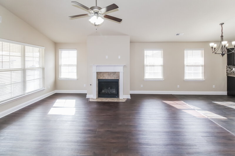 2,010/Mo, 8759 Kimberly Dawn Dr Southaven, MS 38671 Living Room View 2