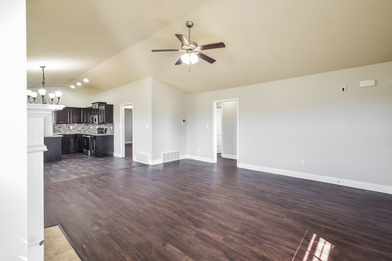 1,950/Mo, 8759 Kimberly Dawn Dr Southaven, MS 38671 Living Room View 3