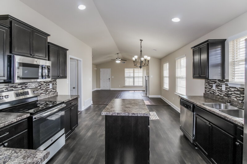 2,010/Mo, 8759 Kimberly Dawn Dr Southaven, MS 38671 Kitchen View 2