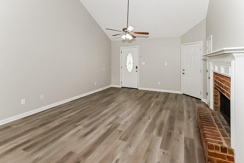 2,270/Mo, 3045 Caitlynn Cir N Horn Lake, MS 38637 Living Room View